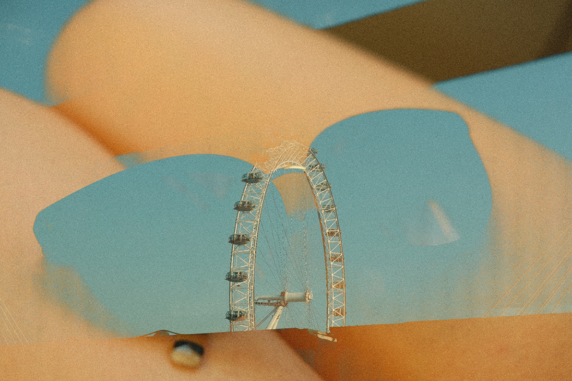 London Eye through the lens